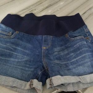 Maternity shorts